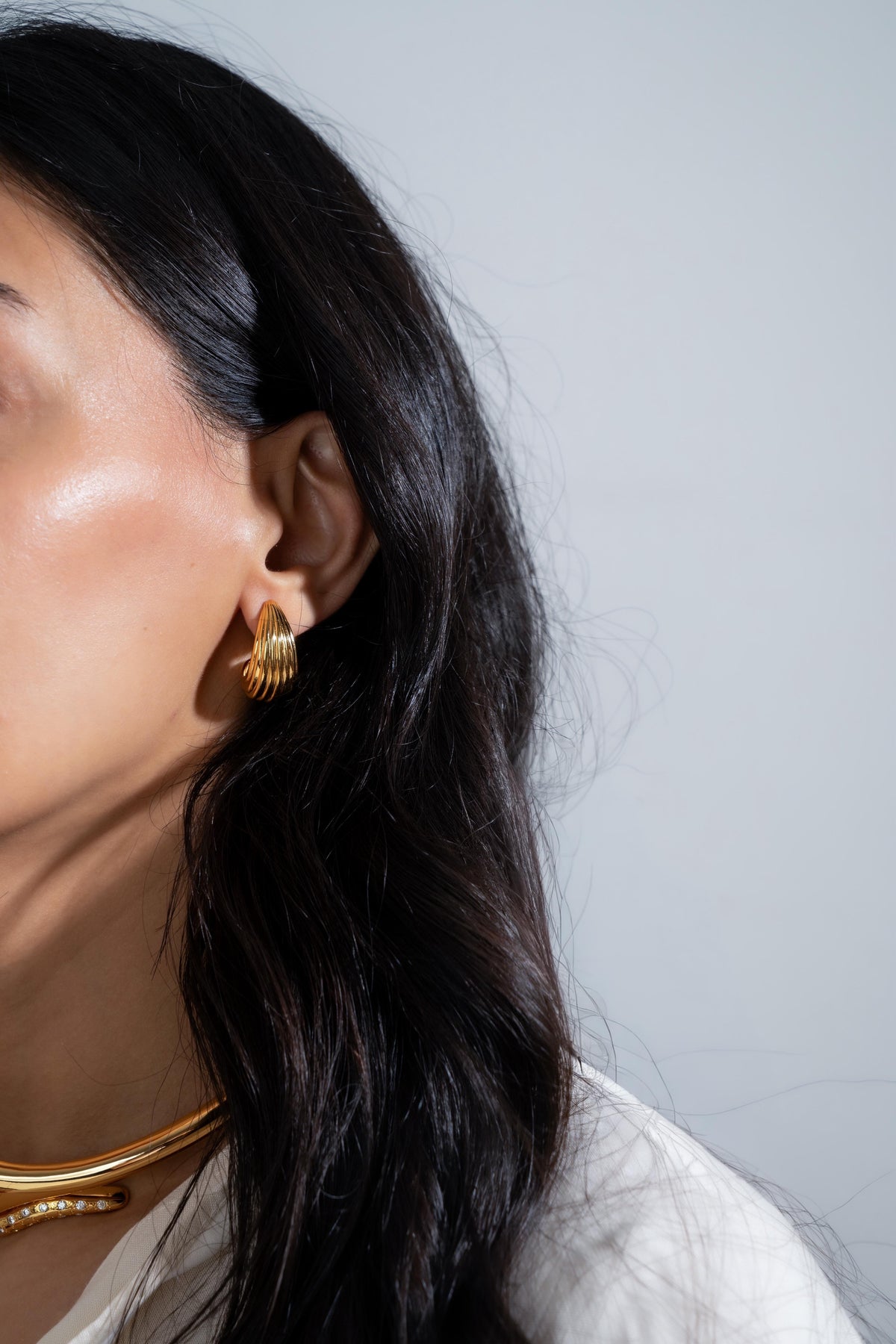 the clam earring